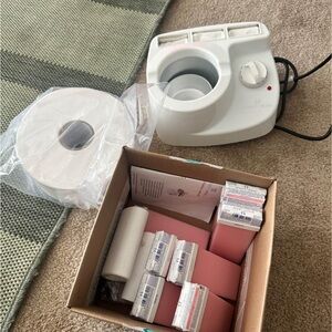 White Combiwax Wax Warmer with Accessories